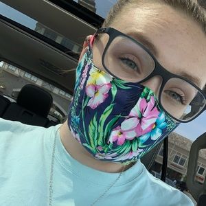 Meet your Posher, Lorraine